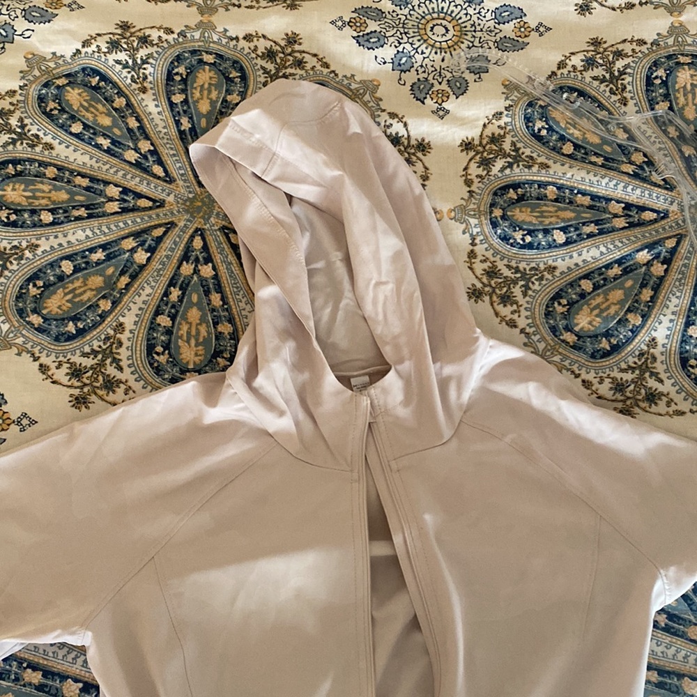 Light rain jacket - Picture 3 of 4